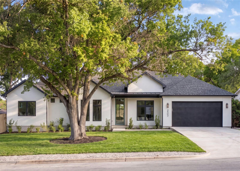 2502 Greenlawn Pkwy — exterior