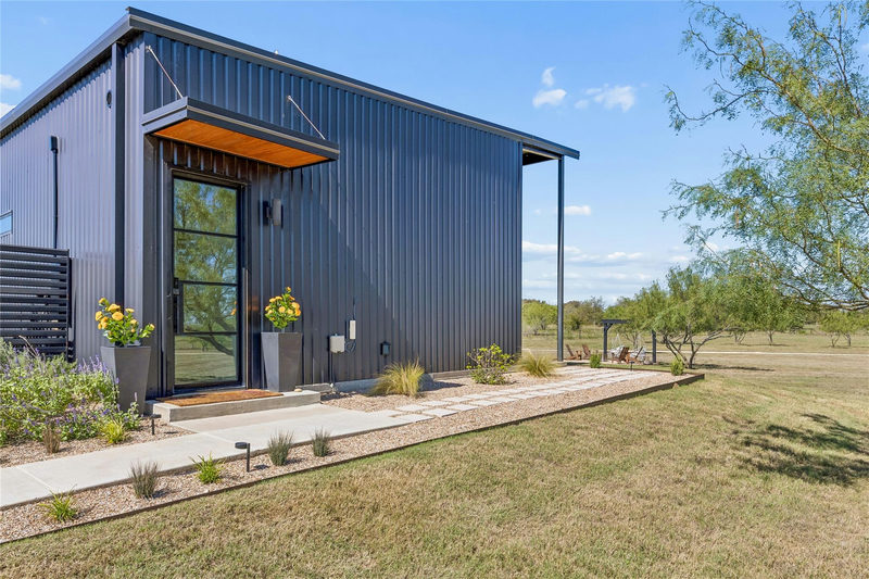 6261 Solana Ranch Rd — exterior