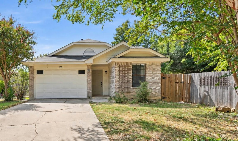 1124 Greenbriar Loop — exterior