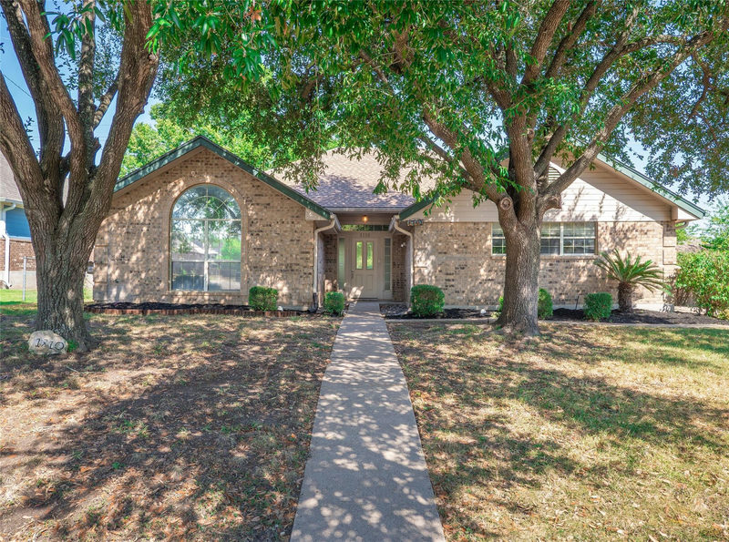 1710 Oaklawn Dr — exterior