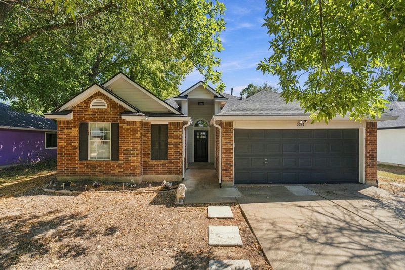 810 Honeysuckle Dr — exterior