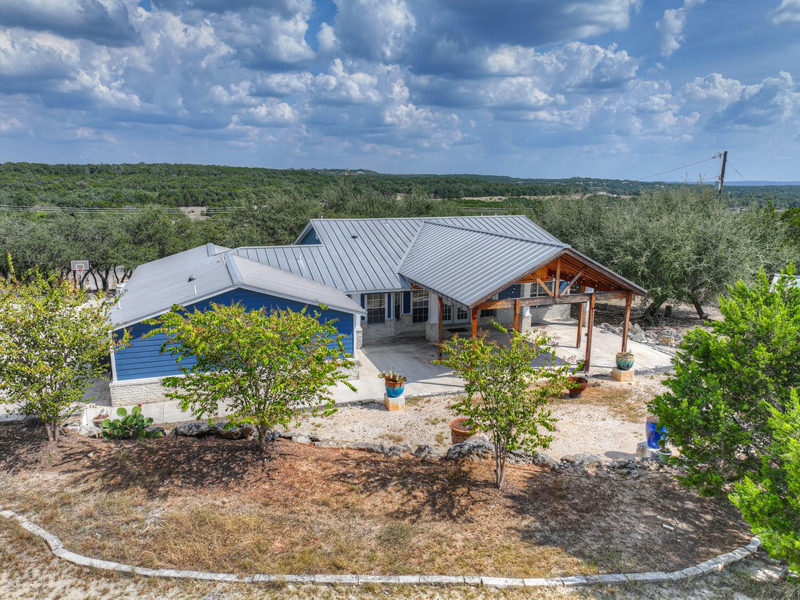 2131 Fm 484 — exterior