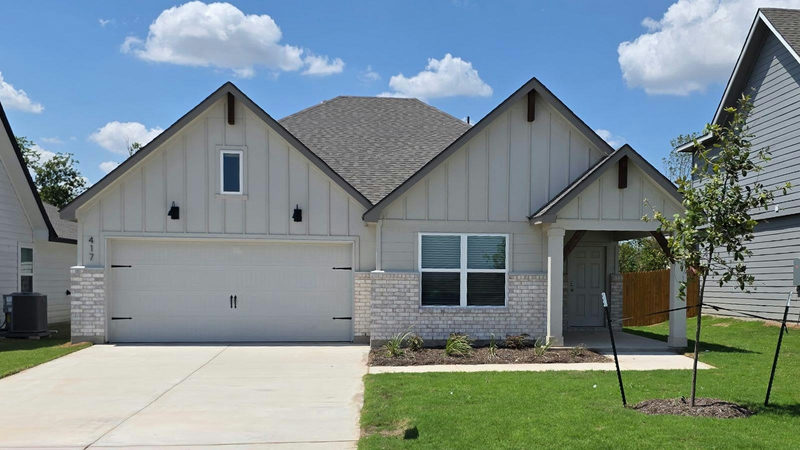 417 Hector Loop — exterior