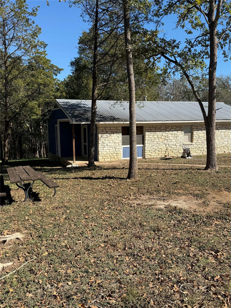 214 The Forest Rd — exterior
