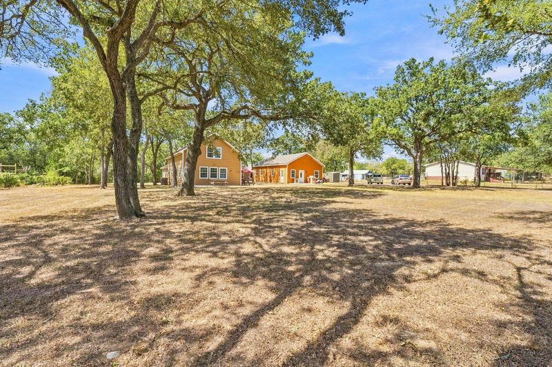 172 Heritage Oaks Dr — exterior