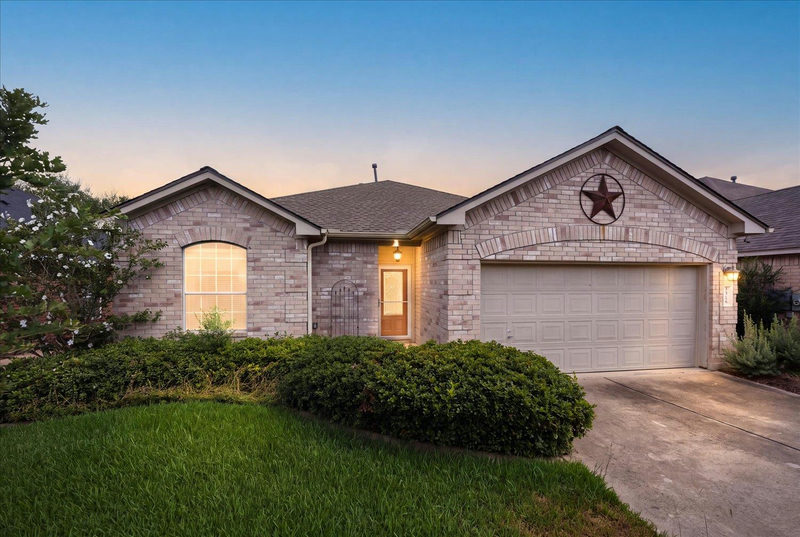 1918 Barnett Dr — exterior