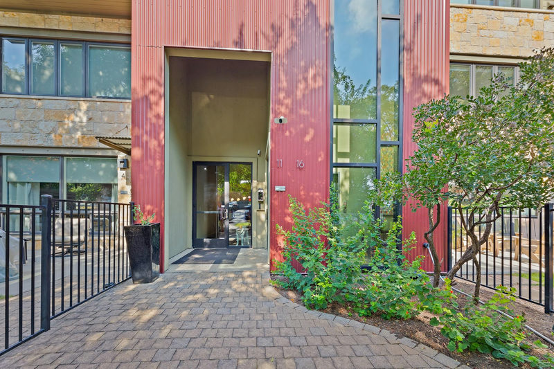 3200 Grandview St #11 — exterior