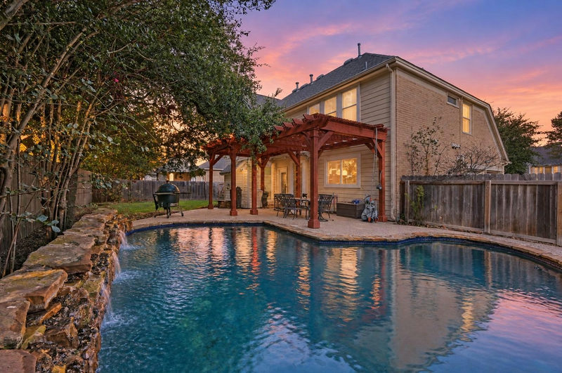 2129 Clear Lake Pl — exterior