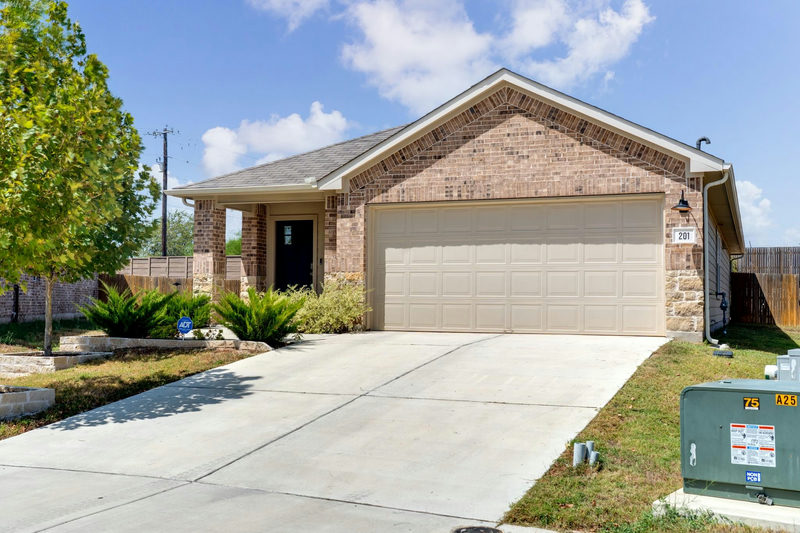 201 Elbow Bush Cv — exterior