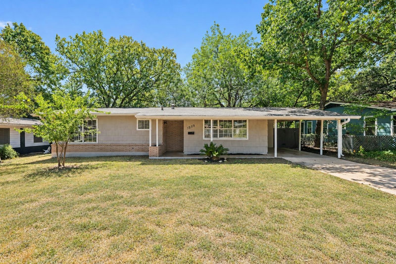 1509 Ridgemont Dr — exterior