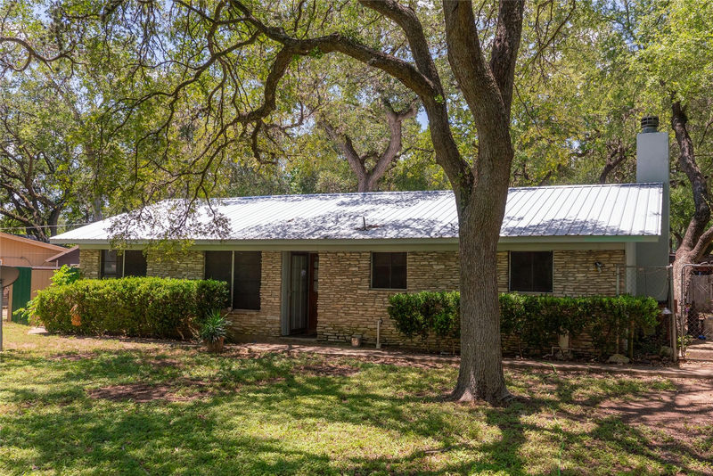 10310 Menchaca Rd — exterior
