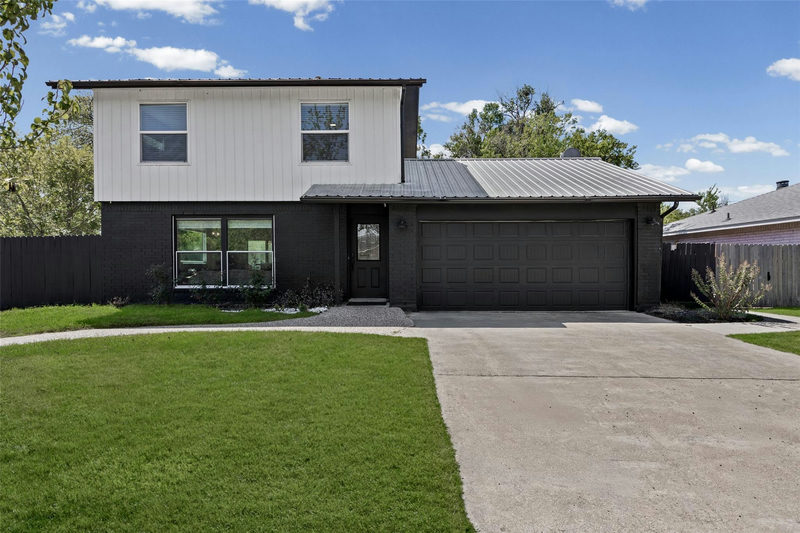 1101 Kenyon Dr — exterior