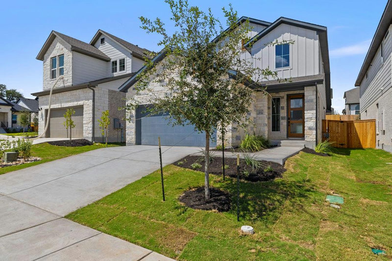 592 Darley Oak Drive — exterior