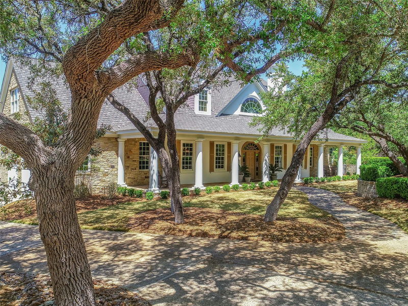 914 Moonlight Dr — exterior
