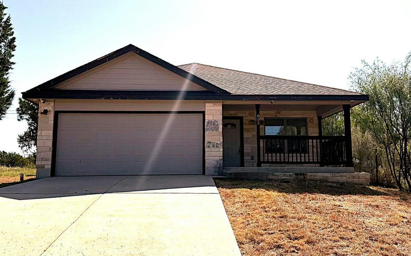 655 Oak Ln — exterior