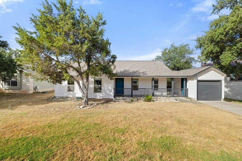 604 Whispering Hollow Cir — exterior