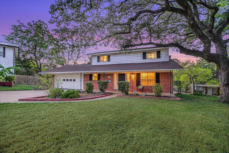 900 Pepperell Ct — exterior