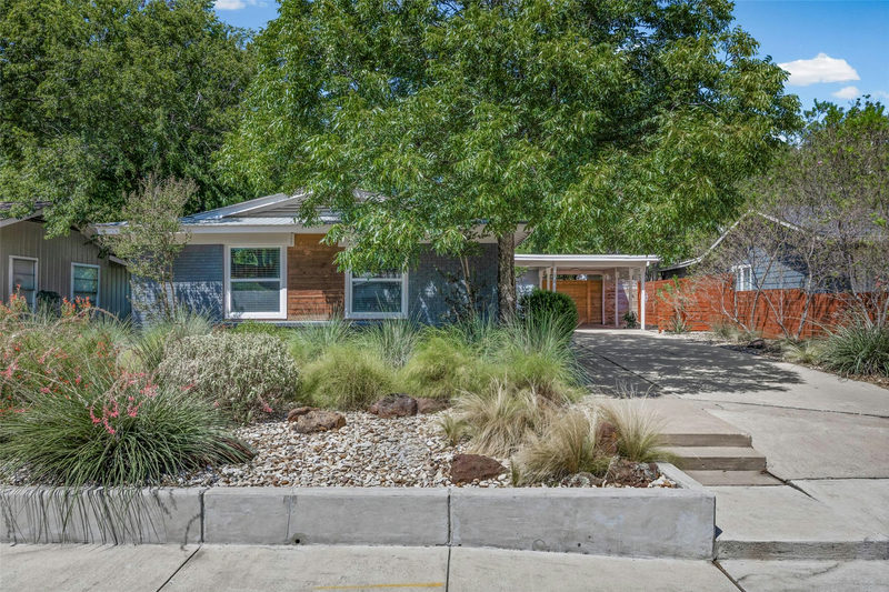 1400 Westmoor Dr — exterior