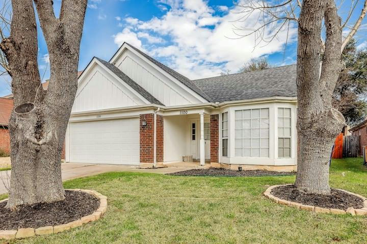 1100 Briargate Dr — exterior
