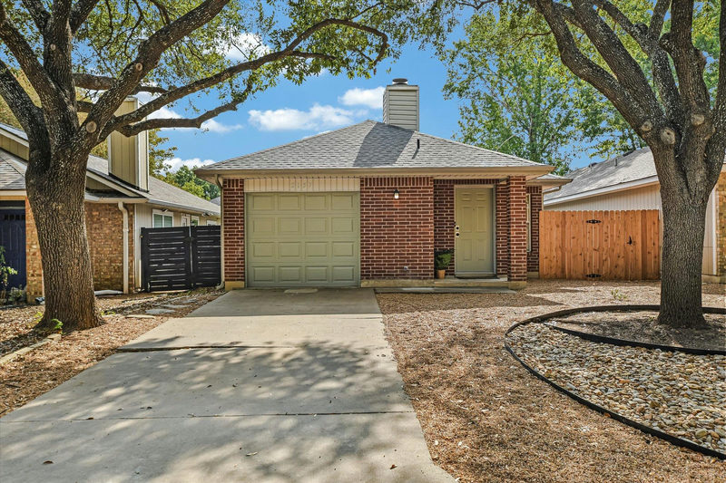 2157 Redwing Way — exterior