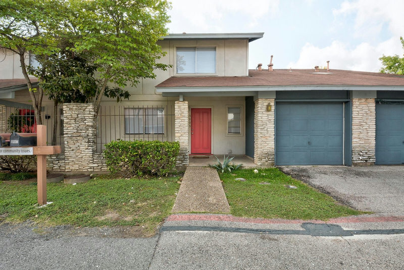 5905 Hidden Valley Trl — exterior