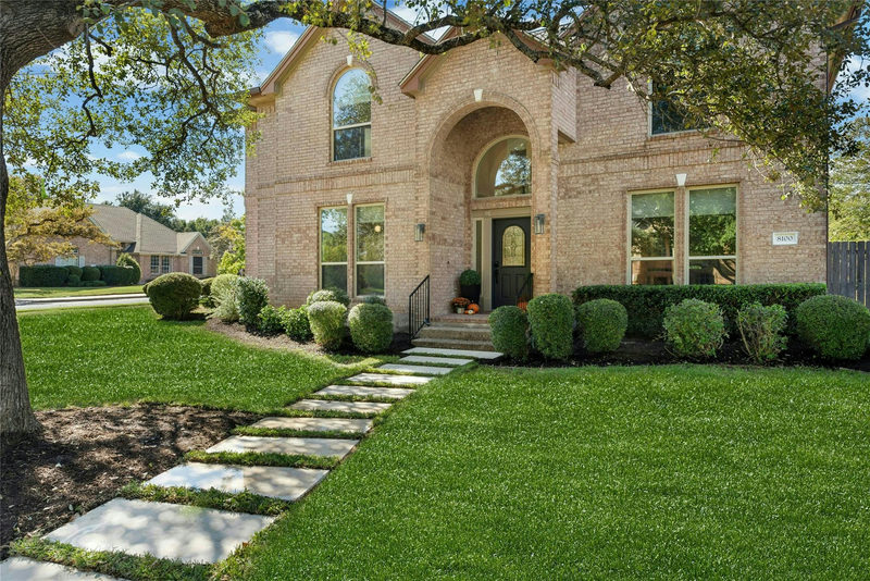8100 Chardonnay Cv — exterior
