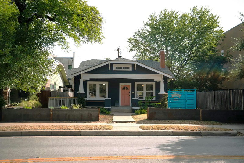 1607 E Cesar Chavez St — exterior