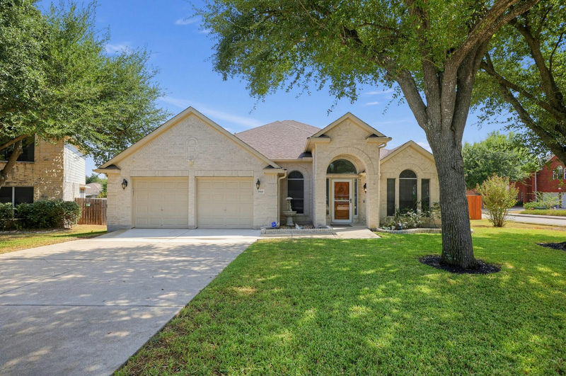 18101 Grafton Glen Cv — exterior