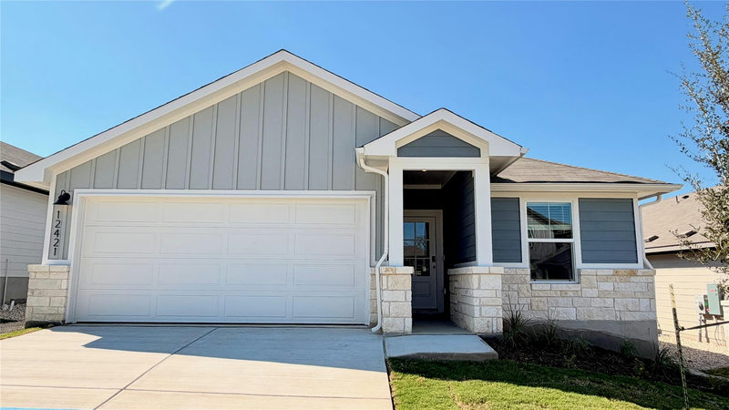 12421 Saint Thomas Dr — exterior