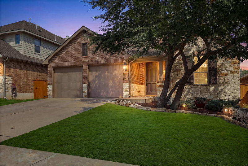 320 Fort Cobb Way — exterior