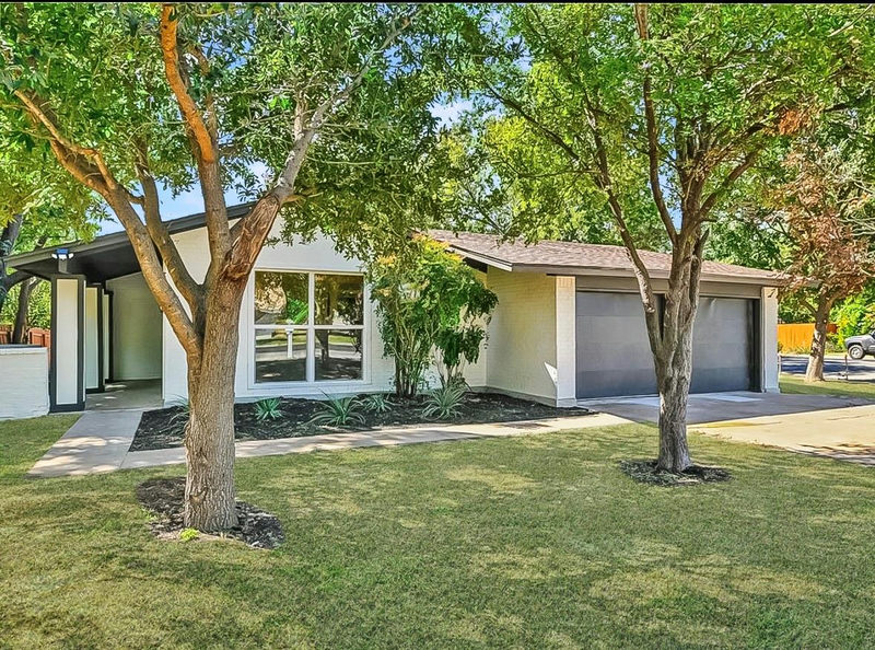 1415 Mearns Meadow Blvd — exterior