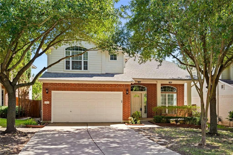 2633 Bolton St — exterior