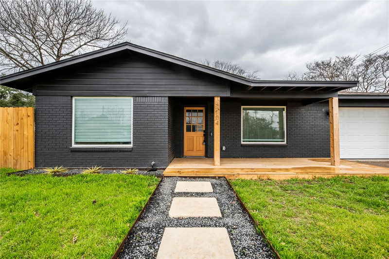 7104 Twin Crest Dr — exterior