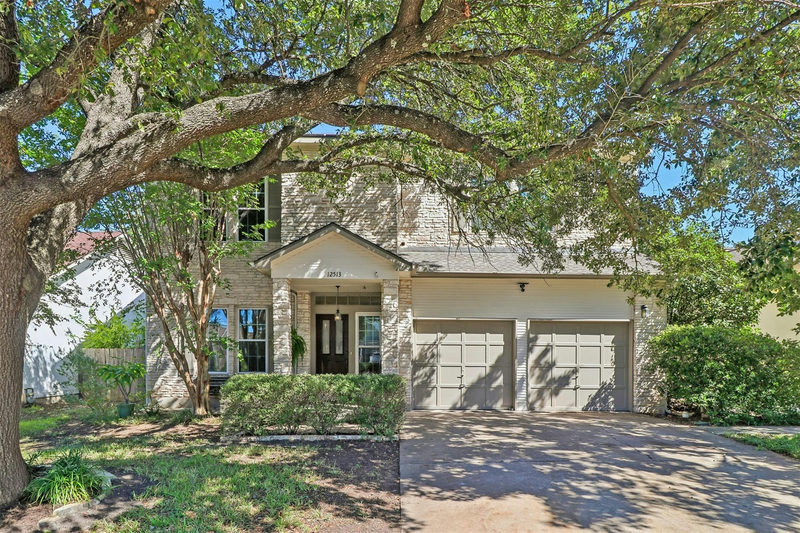 12513 Hunters Chase Dr — exterior