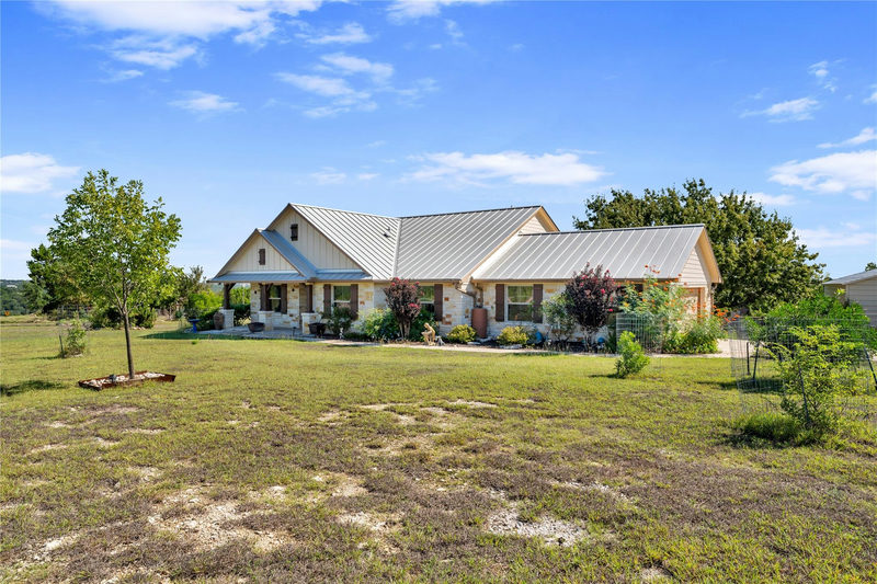 560 Saddle Ridge Dr — exterior