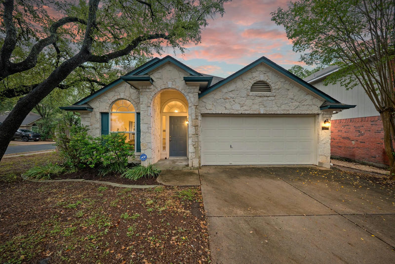 2931 Cohoba Dr — exterior