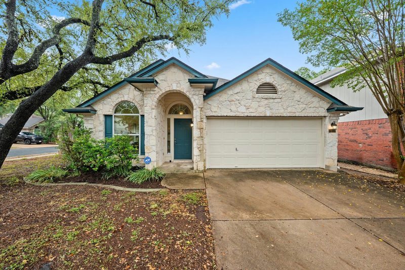 2931 Cohoba Dr — exterior