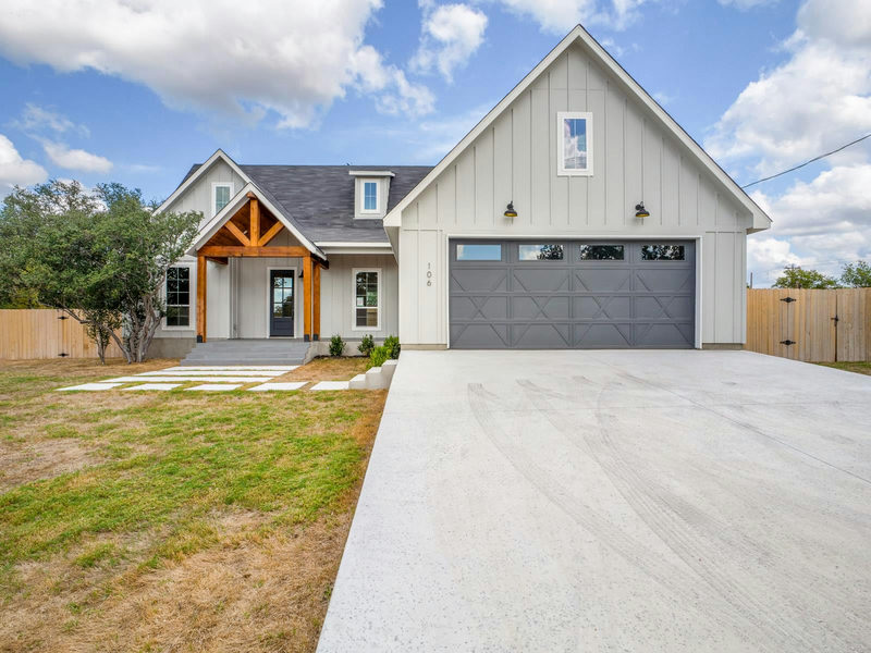 106 W Briar Dr — exterior