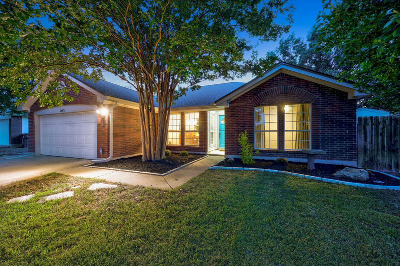 1602 Southwestern Blvd — exterior