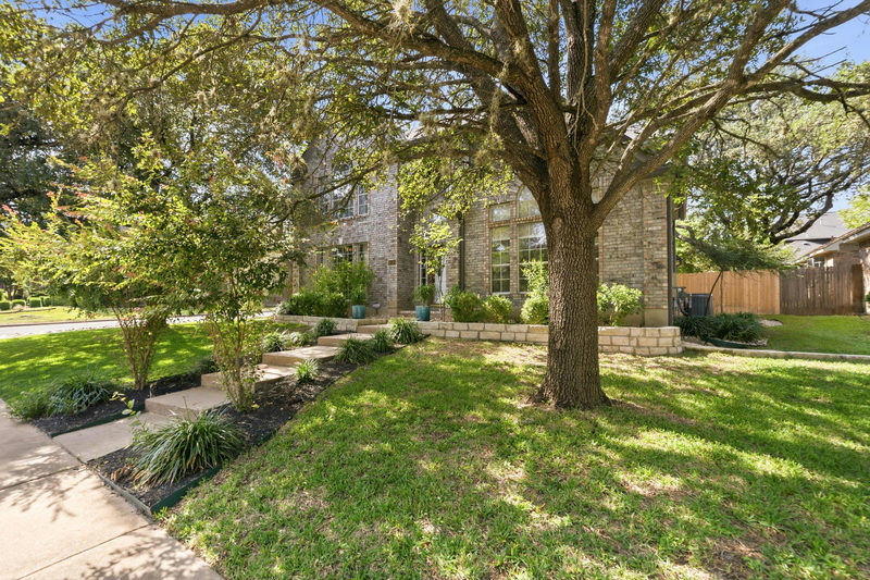 10416 Walpole Ln — exterior