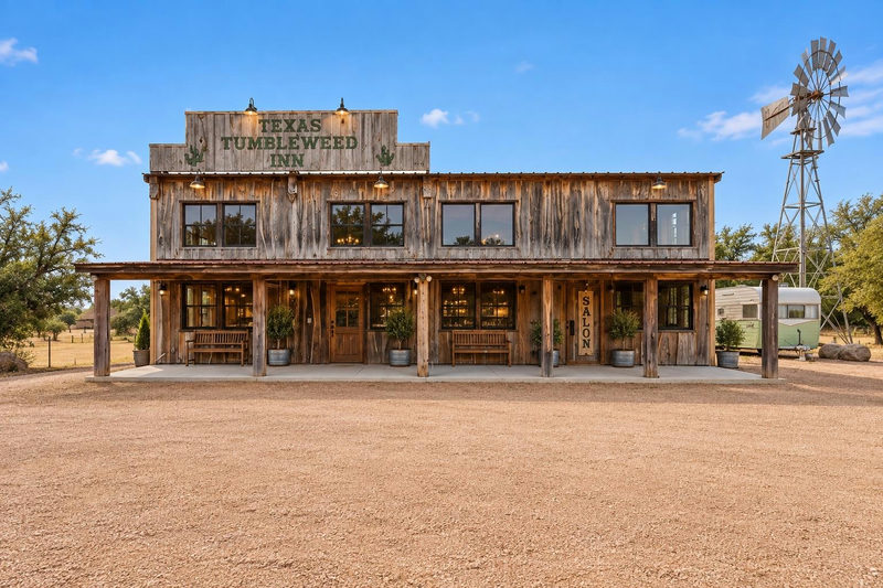 700 Ledgerock Rd — exterior