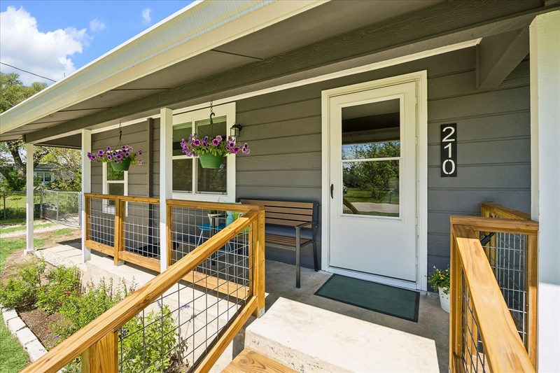 210 Fallwell St — exterior