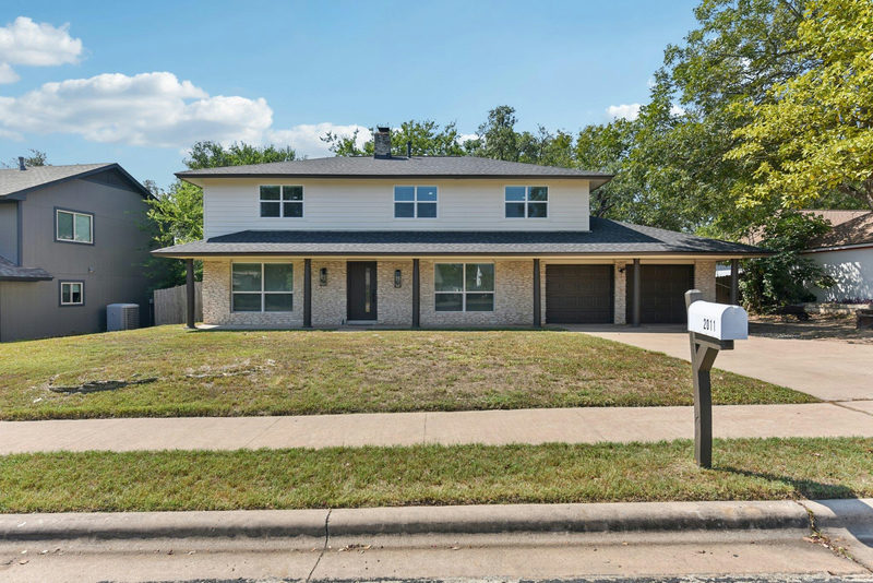 2011 Malvern Hill Dr — exterior