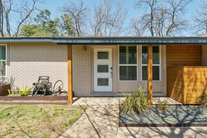 6414 Kenilworth Dr — exterior