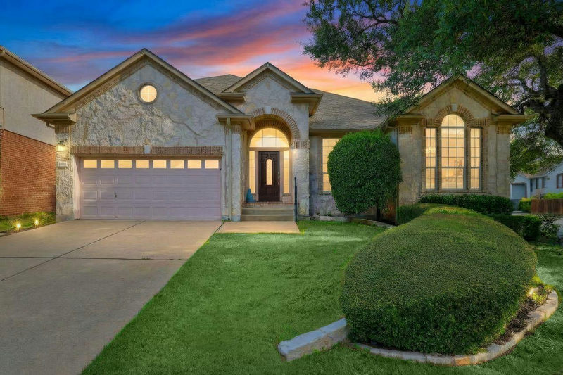 3992 Lord Byron Cir — exterior