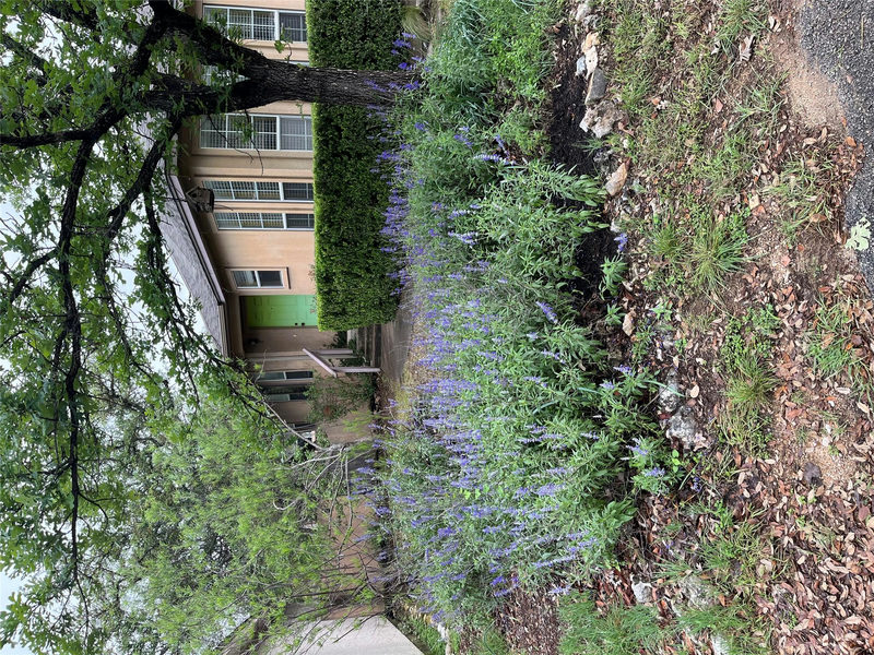 16 E Villa Meadow St — exterior