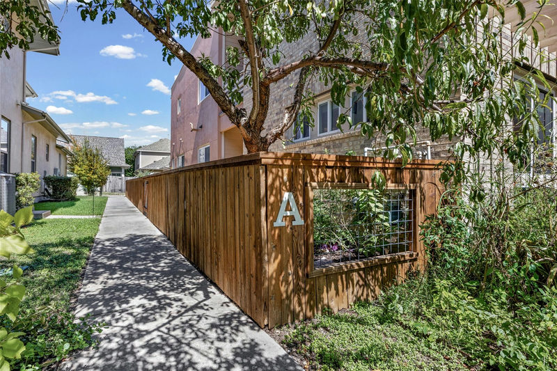 2016 Simond Ave #A — exterior