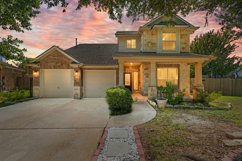 1300 Walnut Cv — exterior