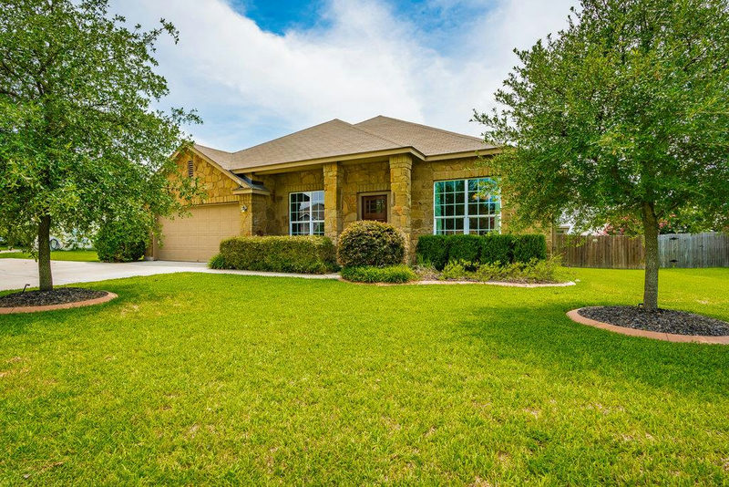 613 Kingston Lacy Blvd — exterior