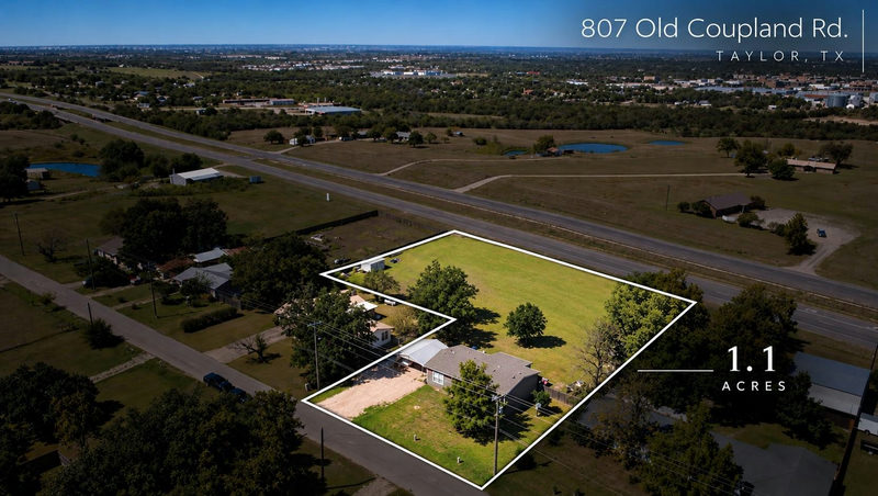 807 Old Coupland Rd — exterior